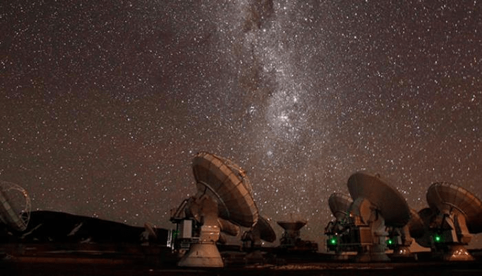 Telescopio ALMA capta nacimiento y muerte de estrellas a 13.200 ...